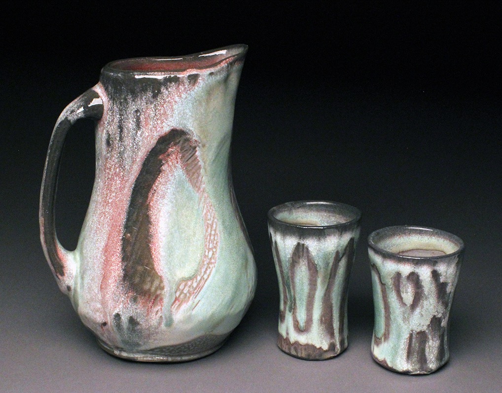 1-pitcher_cups_med_hr